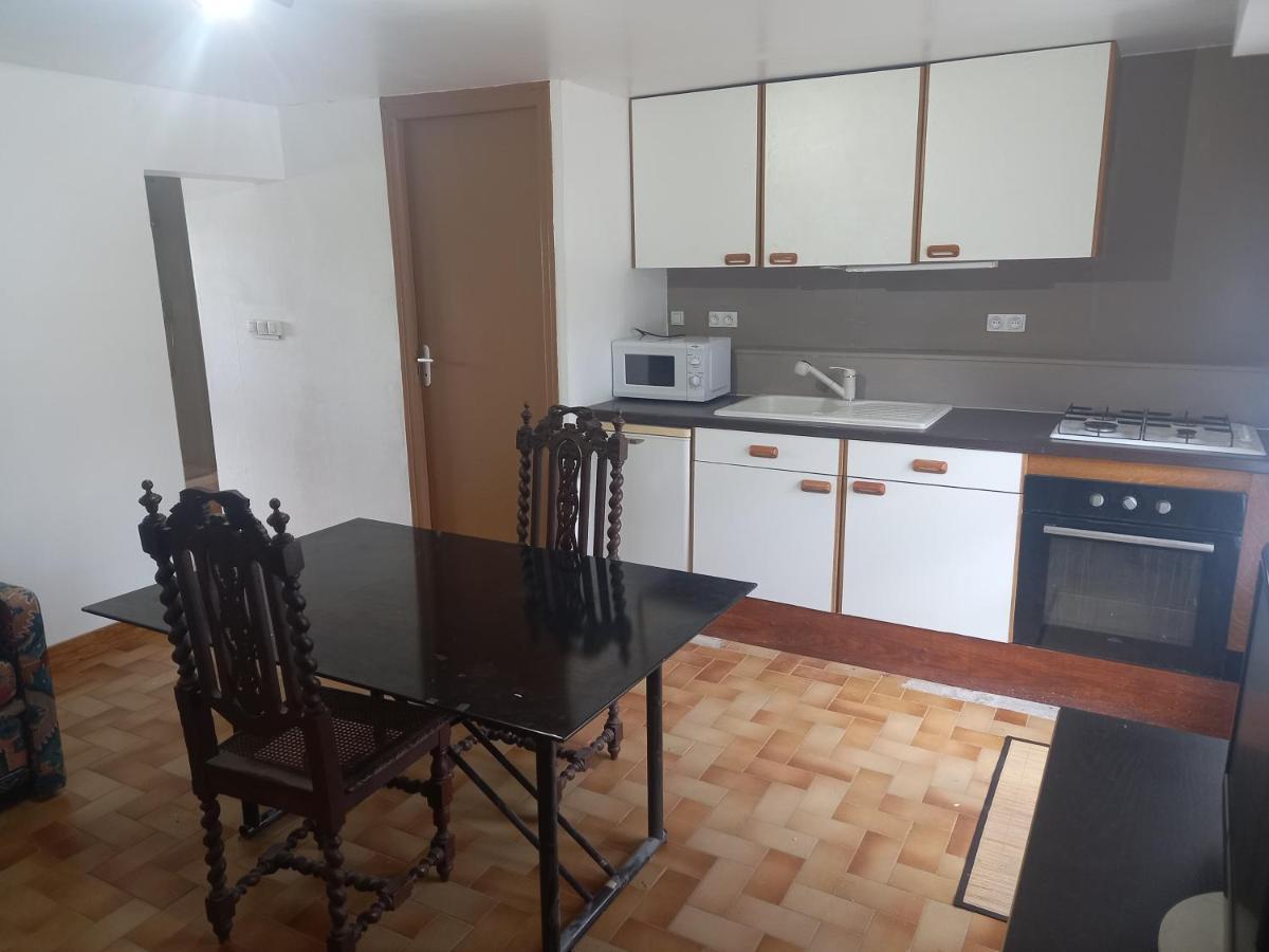 Mon Petit Studio Apartment Montmorillon Bagian luar foto